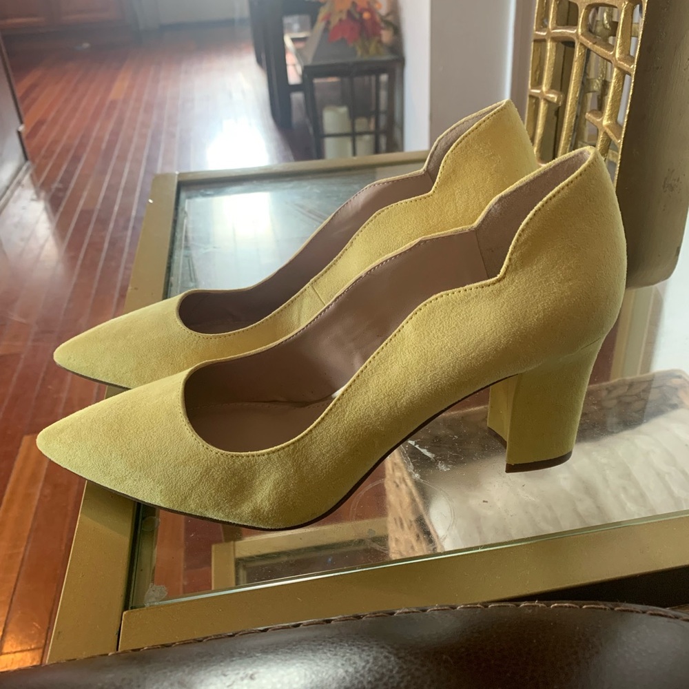 Beautiful heels - Picture 2 of 4